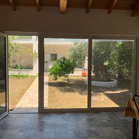 σπίτι μέσα στο δάσος Holiday home *