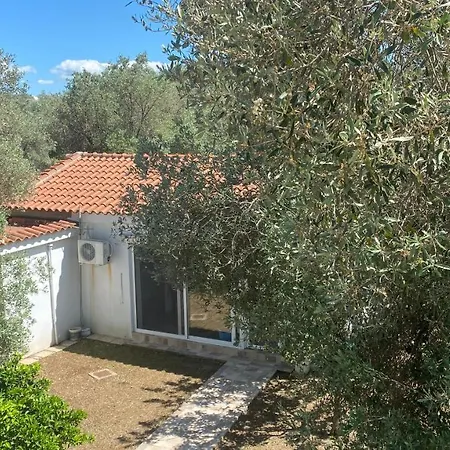 σπίτι μέσα στο δάσος *