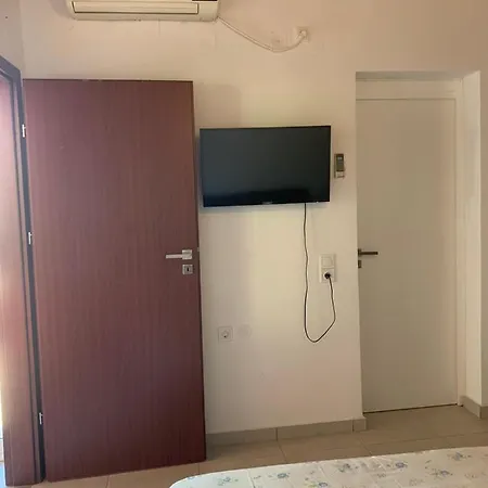 σπίτι μέσα στο δάσος Holiday home *