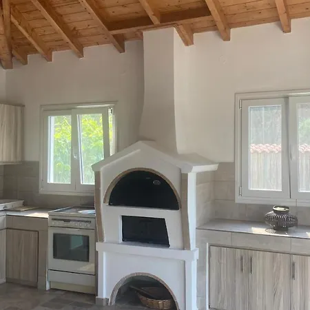 σπίτι μέσα στο δάσος Holiday home *